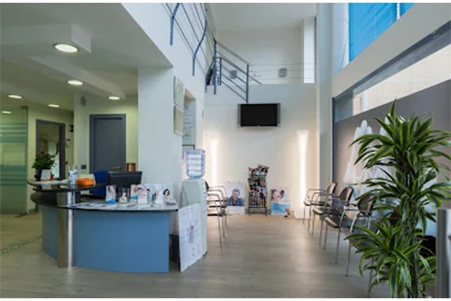 Recepción y sala de espera de Rodríguez Solucions Dentals en Barcelona